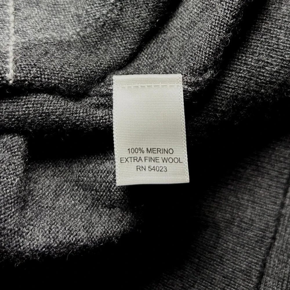 Banana Republic Mens XL 100% Merino Wool Argyle V-Neck Sweater Gray Charcoal